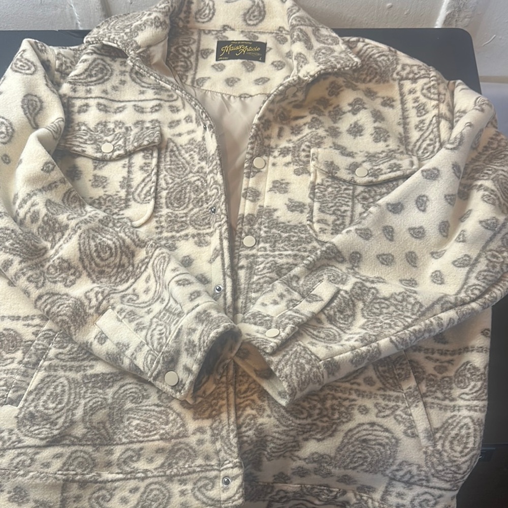 Cream and Gray Lightweight Shirt Jacket with Geometric Patterns